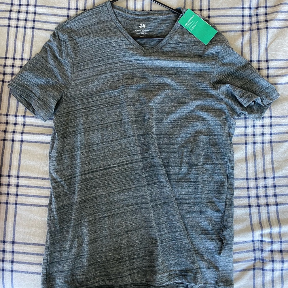 H & M men’s t-shirt